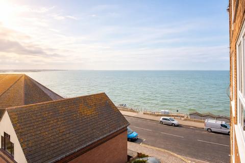 2 bedroom flat for sale, McKinlay Court, The Parade, Birchington, Kent, CT7