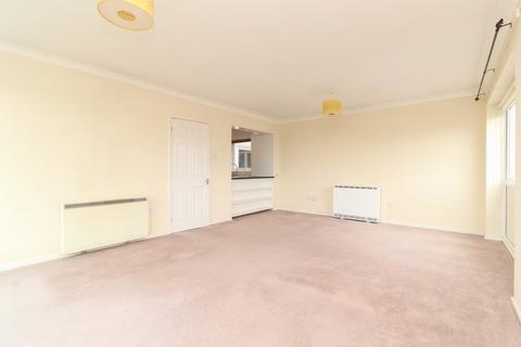 2 bedroom flat for sale, McKinlay Court, The Parade, Birchington, Kent, CT7