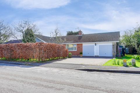 3 bedroom detached bungalow for sale, Lime Tree Gardens, Nottingham NG14