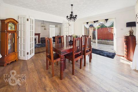 2 bedroom detached bungalow for sale, Hancock Court, Chapel Break, Norwich