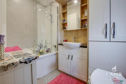 2 bedroom mobile home for sale, Leisure Glades Park, St Osyth CO16
