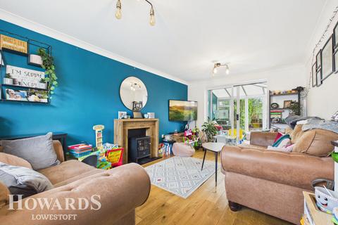 4 bedroom terraced house for sale, Abbeydale, Carlton Colville