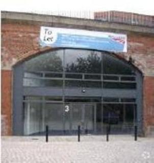 Retail property (high street) to rent, Church Walk Leeds LS2 7EG