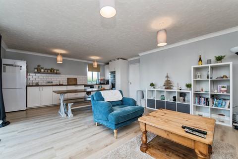 2 bedroom ground floor flat for sale, Retail Park Close, Exeter