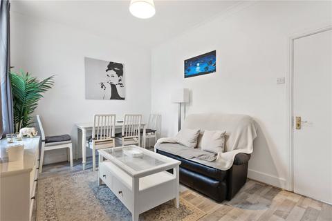 3 bedroom terraced house to rent, Valetta Grove, London, E13