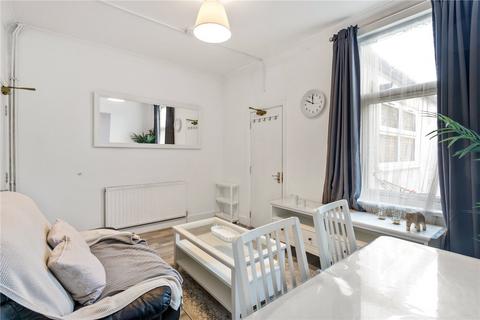 3 bedroom terraced house to rent, Valetta Grove, London, E13