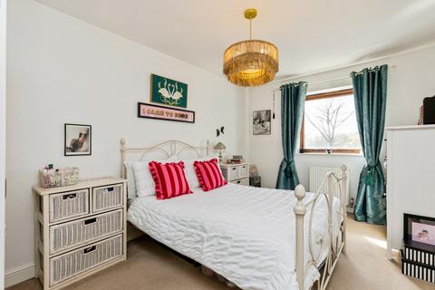 undefined, Commonwealth Drive, Crawley, West Sussex, RH10