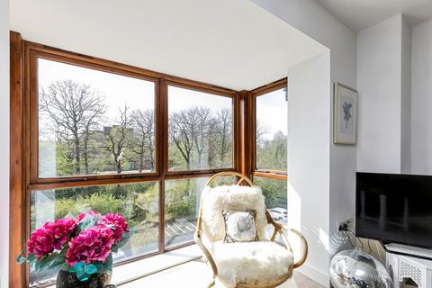 undefined, Commonwealth Drive, Crawley, West Sussex, RH10