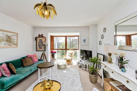 undefined, Commonwealth Drive, Crawley, West Sussex, RH10