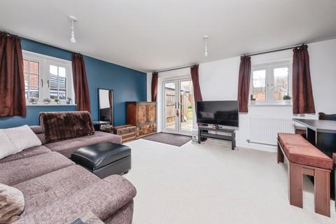 3 bedroom semi-detached house for sale, Aintree Avenue, Towcester
