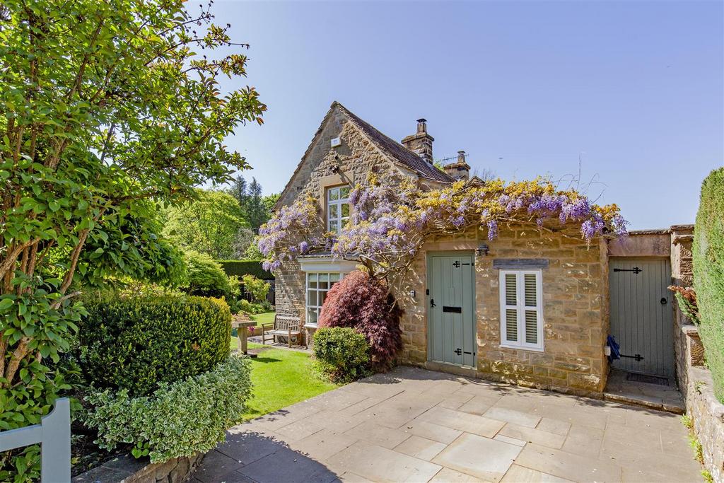 Eaton Hill, Baslow, Bakewell 3 bed detached house for sale - £765,000