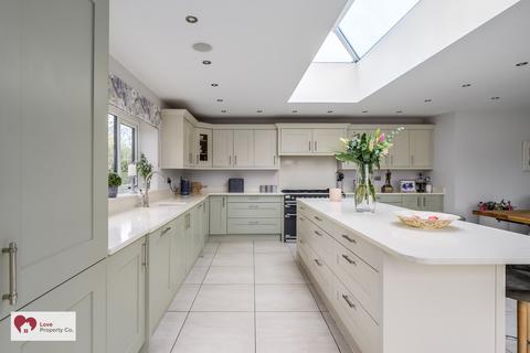 6 bedroom detached house for sale, Springbrook Lane, Earlswood B94
