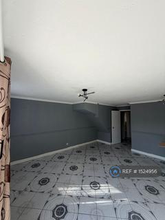 3 bedroom end of terrace house to rent, Discovery Close, Tipton, DY4