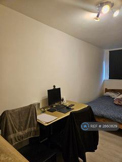 1 bedroom in a flat share to rent, Grange Place, Kilburn, NW6