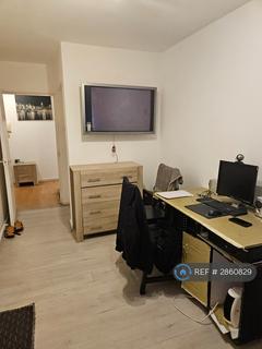 1 bedroom in a flat share to rent, Grange Place, Kilburn, NW6