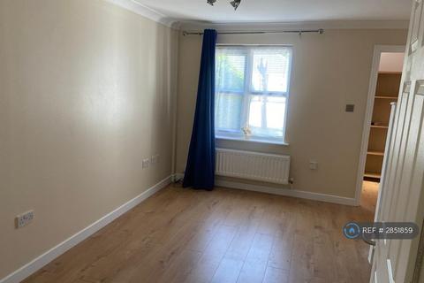 2 bedroom terraced house to rent, Schooner Close, Barking, IG11