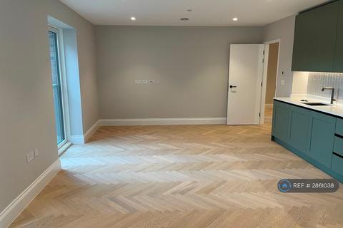 2 bedroom flat to rent, Royal Engineers Way, London, NW7