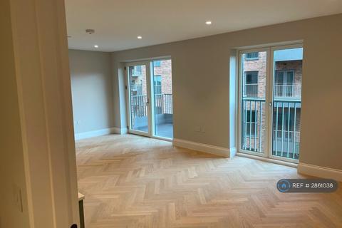 2 bedroom flat to rent, Royal Engineers Way, London, NW7