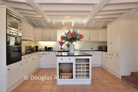 4 bedroom bungalow for sale, Ashwells Road, Brentwood CM15