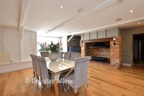 4 bedroom bungalow for sale, Ashwells Road, Brentwood CM15