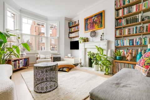 2 bedroom apartment for sale, Constantine Road, London, NW3