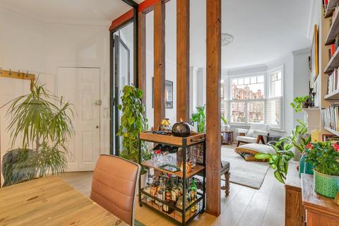 2 bedroom apartment for sale, Constantine Road, London, NW3