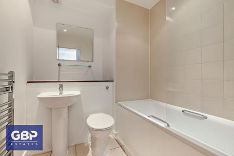 2 bedroom apartment for sale, Kidman Close, The Railstore Kidman Close, RM2