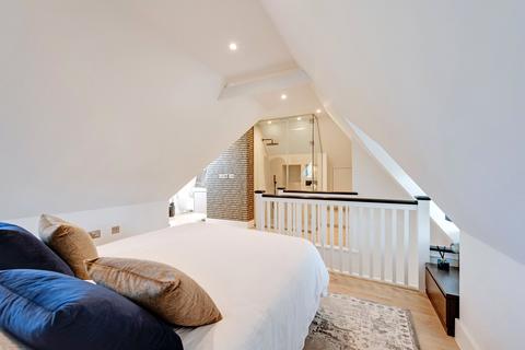 4 bedroom semi-detached house for sale, Cotman Close, London, NW11