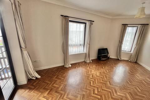 2 bedroom flat for sale, Trefechan, Aberystwyth SY23