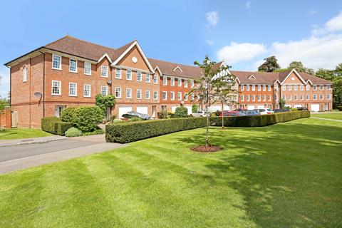 5 bedroom townhouse to rent, Queens Acre Windsor SL4