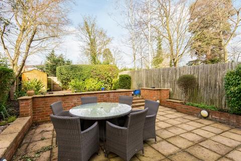 5 bedroom townhouse to rent, Queens Acre Windsor SL4