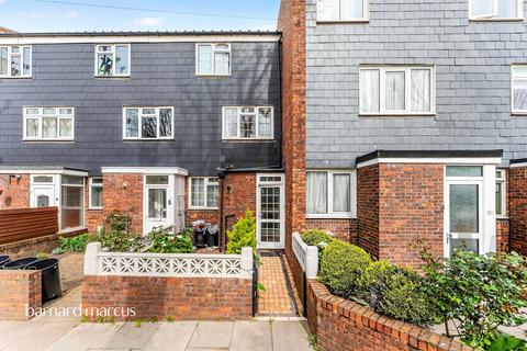 Falcon Grove, London