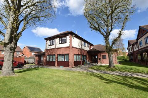 1 bedroom retirement property for sale, Lilac Court, Scartho, Grimsby DN33