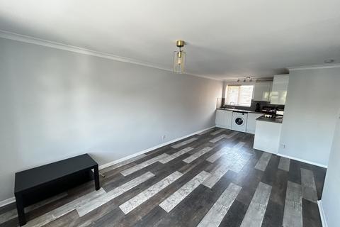 2 bedroom flat to rent, High Street South, Dunstable, LU6