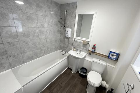 2 bedroom flat to rent, High Street South, Dunstable, LU6