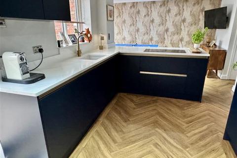 4 bedroom detached house for sale, Kingfisher Grove, Wincham, Northwich