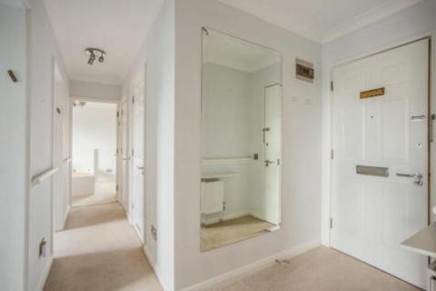 2 bedroom flat for sale, Heatside, Finchley Road, NW11 7SB