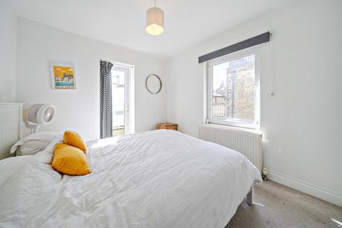 2 bedroom flat for sale, Battersea Park Road, Battersea, London, SW11