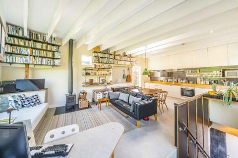 3 bedroom detached house for sale, Ossian Road, London N4