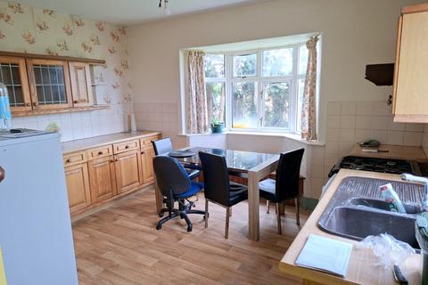 3 bedroom detached house for sale, Kerry Road, Newtown SY16