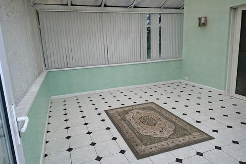 3 bedroom detached house for sale, Kerry Road, Newtown SY16