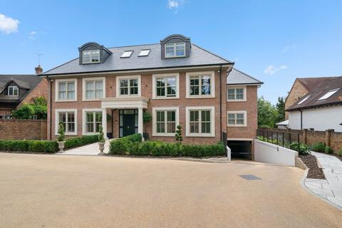 2 bedroom flat for sale, Leigh Court Close, Hurley House, KT11