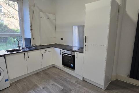2 bedroom flat to rent, Finlay Drive, Dennistoun, Glasgow, G31