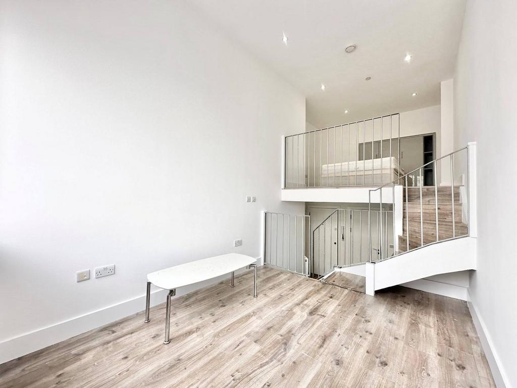 Apartment in London, Kilburn - View 2