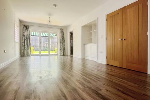 2 bedroom semi-detached bungalow for sale, Barnes Road, Swindon