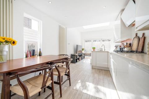 2 bedroom flat for sale, Saltoun Road, SW2