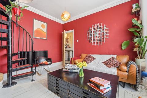 3 bedroom flat for sale, Lawton Road, London E10