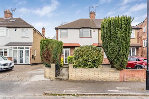Betoyne Avenue, Highams Park, E4