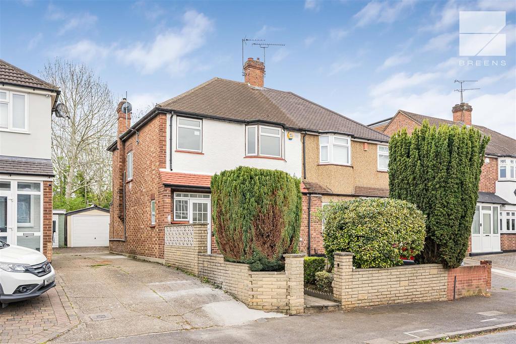 Detached house exterior, driveway