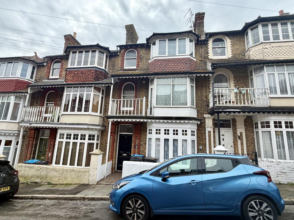 Albert Road, Ramsgate, CT11 2 bed flat - £775 pcm (£179 pw)